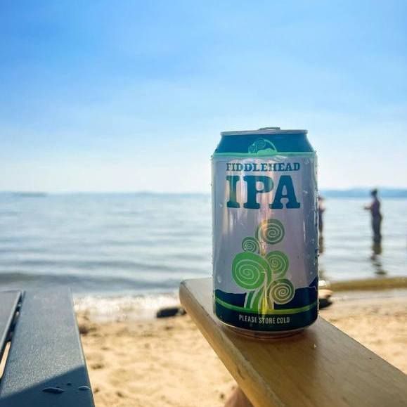 Don't forget the essentials this weekend for your beach day!

Ditch the umbrella, bring the Fiddlehead!
🍻⛱

#fiddleheadbrewing #beachday #craftbeer #fernbeliever #beachbeer