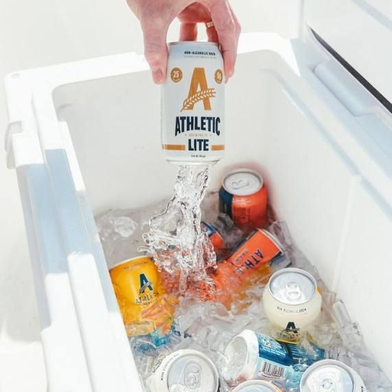 Don't forget to grab ice for your cooler this weekend and keep the festivities going!!
🍻🧊🎇

#4thofjulyweekend #craftbeer #athleticbrewing #spindriftspiked #allagashbrewing